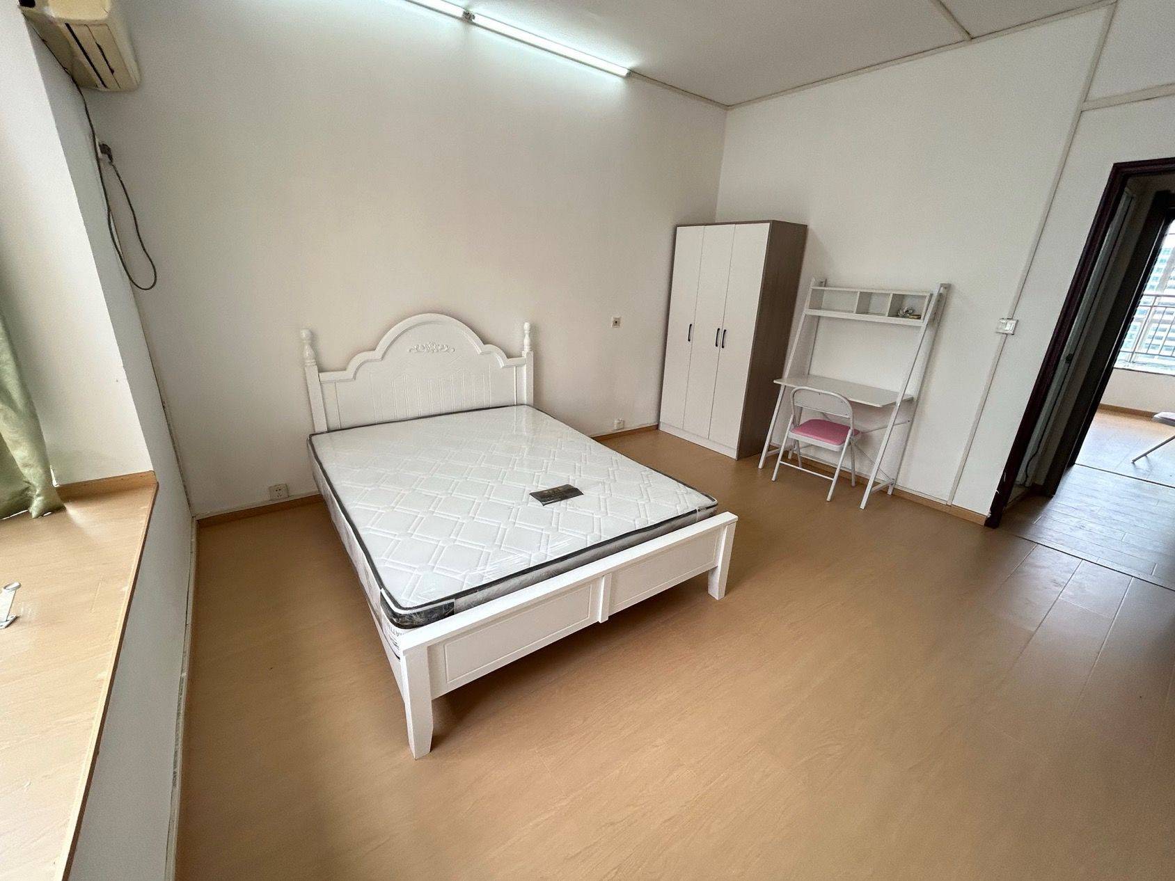 Wuhan-Hongshan-Cozy Home,Clean&Comfy,No Gender Limit,Hustle & Bustle,“Friends”,Chilled,LGBTQ Friendly,Pet Friendly