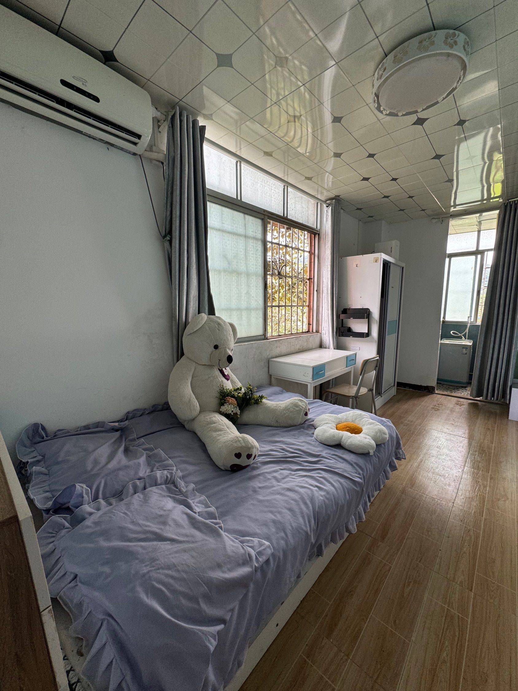 Guangzhou-Tianhe-Cozy Home,Clean&Comfy,No Gender Limit,Hustle & Bustle,“Friends”,Chilled,LGBTQ Friendly,Pet Friendly