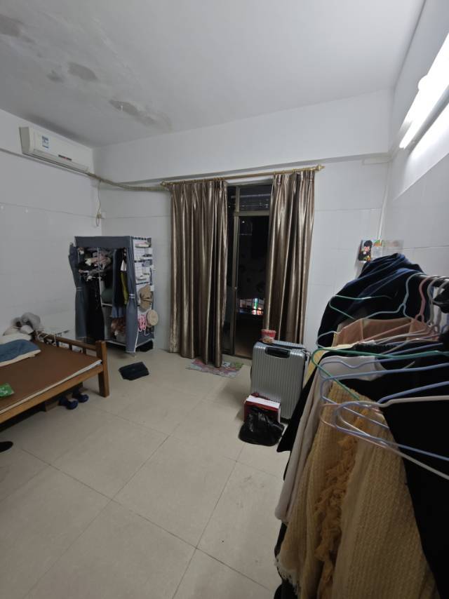 Dongguan-Humen-Cozy Home,Clean&Comfy,No Gender Limit,Hustle & Bustle,“Friends”,Chilled,LGBTQ Friendly