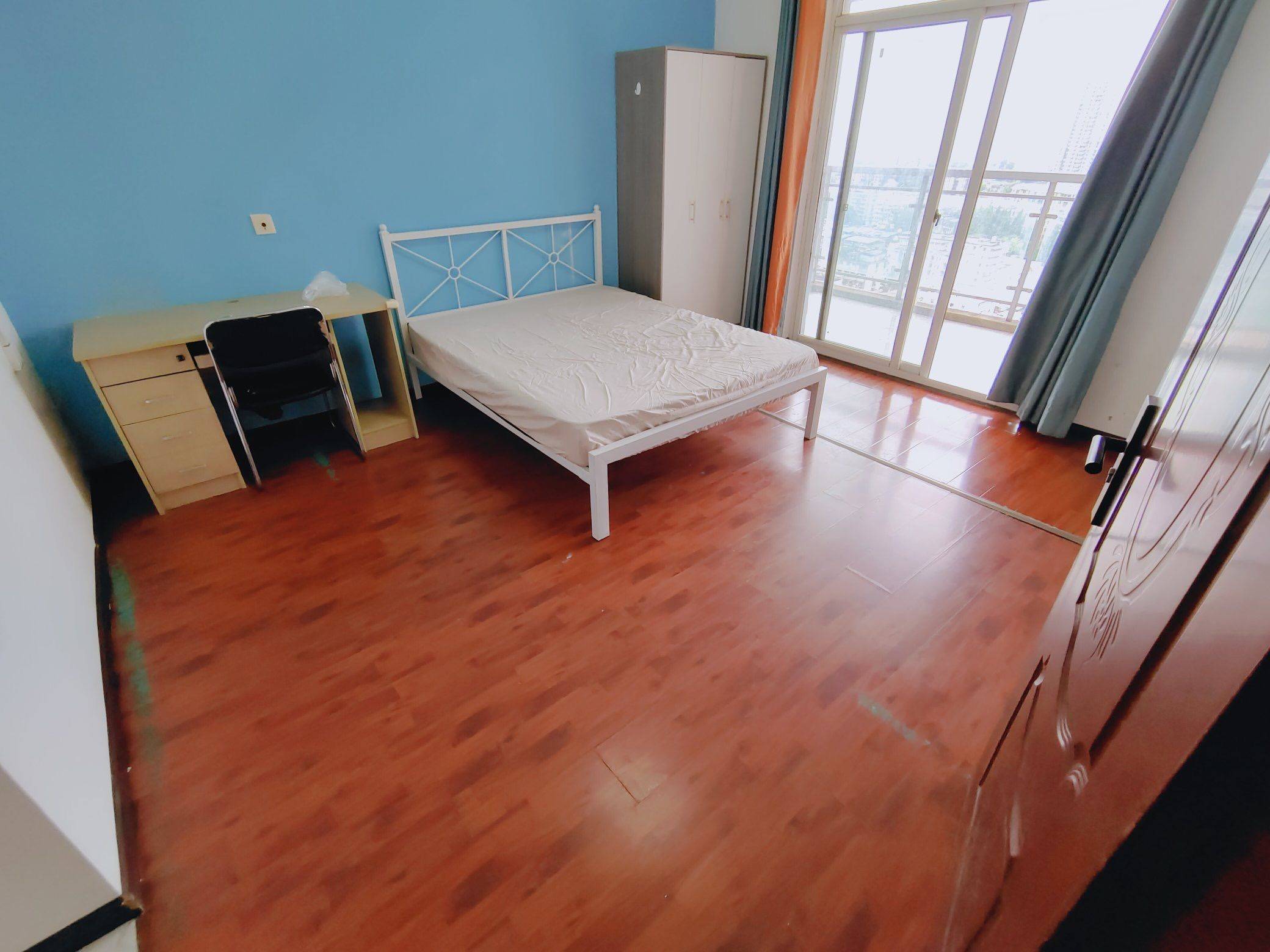 Wuhan-Hongshan-Cozy Home,Clean&Comfy,No Gender Limit,Hustle & Bustle,“Friends”,Chilled,LGBTQ Friendly,Pet Friendly