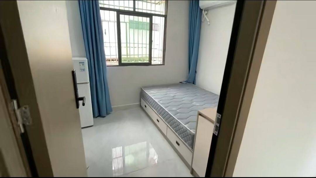 Shenzhen-Longgang-No Gender Limit,Hustle & Bustle,Pet Friendly