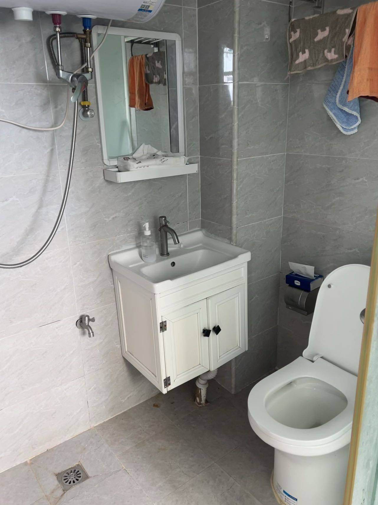 Shenzhen-Longgang-Cozy Home,Clean&Comfy,No Gender Limit,Hustle & Bustle