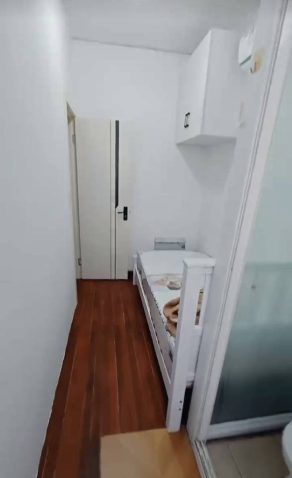 Shanghai-Baoshan-Cozy Home,Clean&Comfy,No Gender Limit,Hustle & Bustle,“Friends”,Chilled