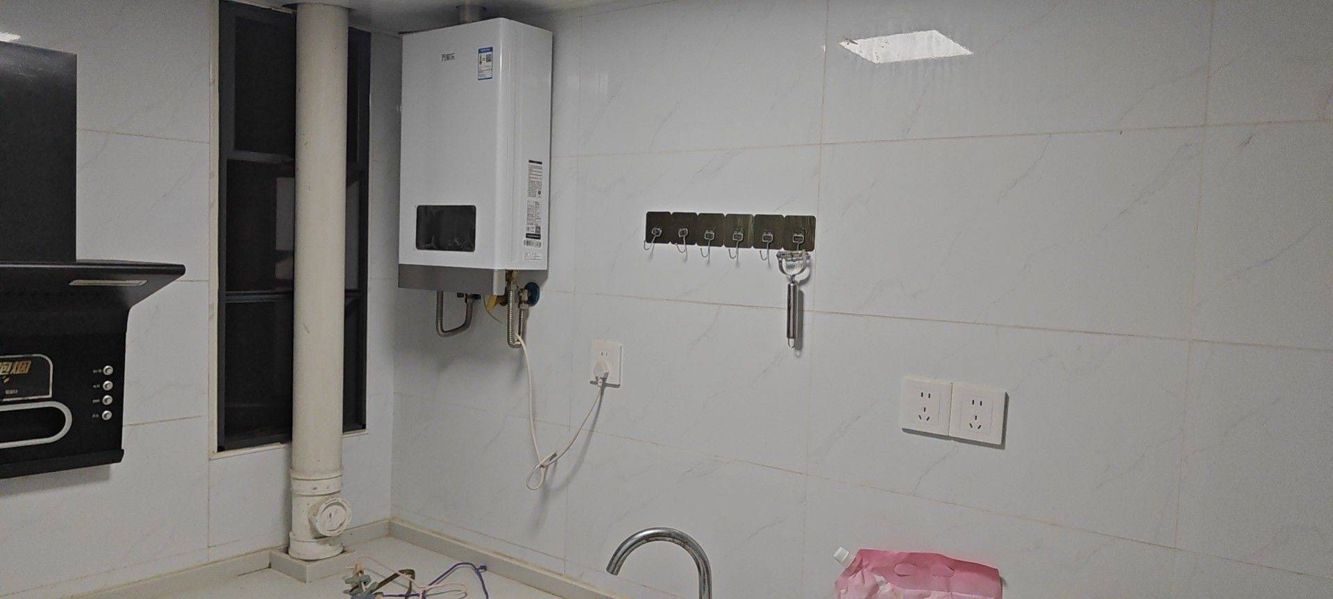 Wuhan-Hongshan-Cozy Home,Clean&Comfy,No Gender Limit,Hustle & Bustle