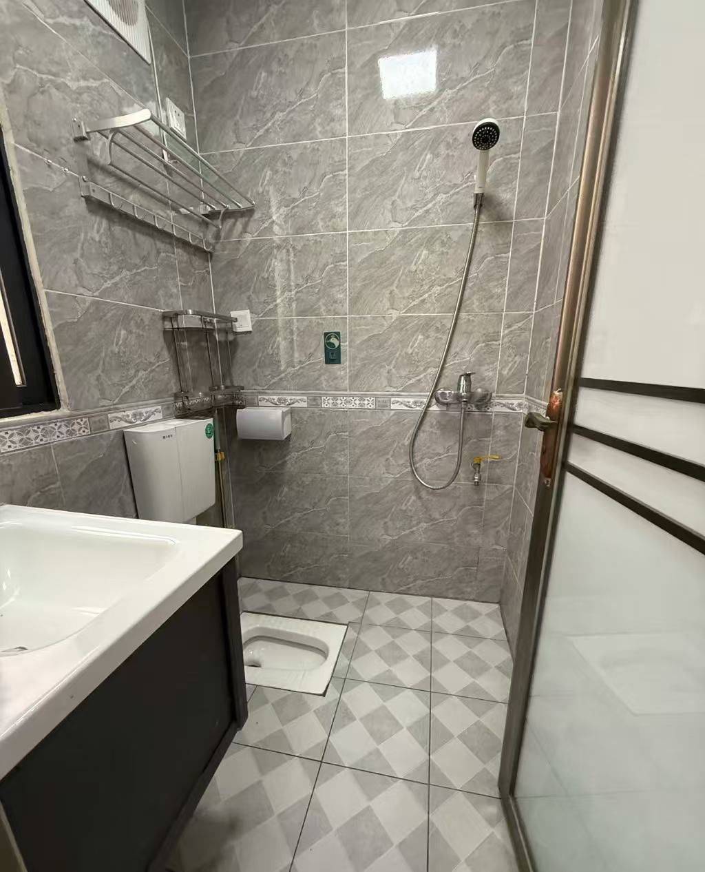 Guangzhou-Tianhe-No Gender Limit