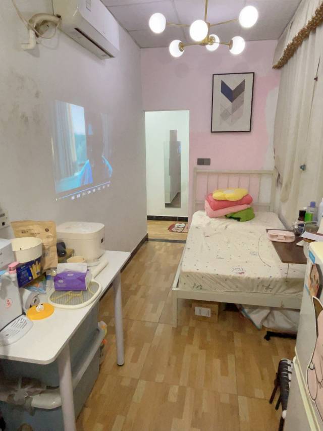 Shenzhen-Longgang-Cozy Home,Clean&Comfy,No Gender Limit,Hustle & Bustle
