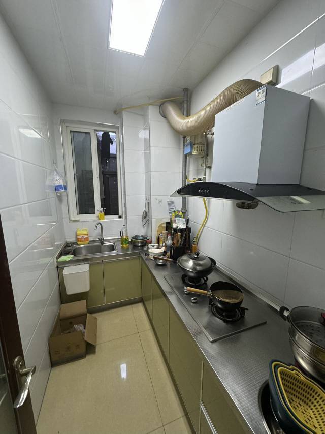 Zhengzhou-Erqi-Cozy Home,Clean&Comfy,No Gender Limit,Hustle & Bustle,“Friends”,Chilled,LGBTQ Friendly,Pet Friendly