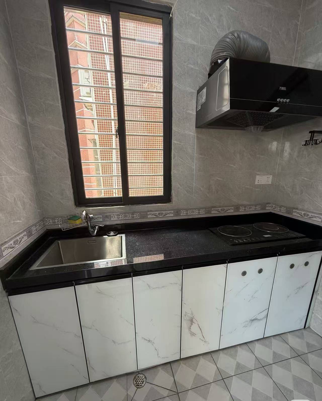 Guangzhou-Tianhe-No Gender Limit