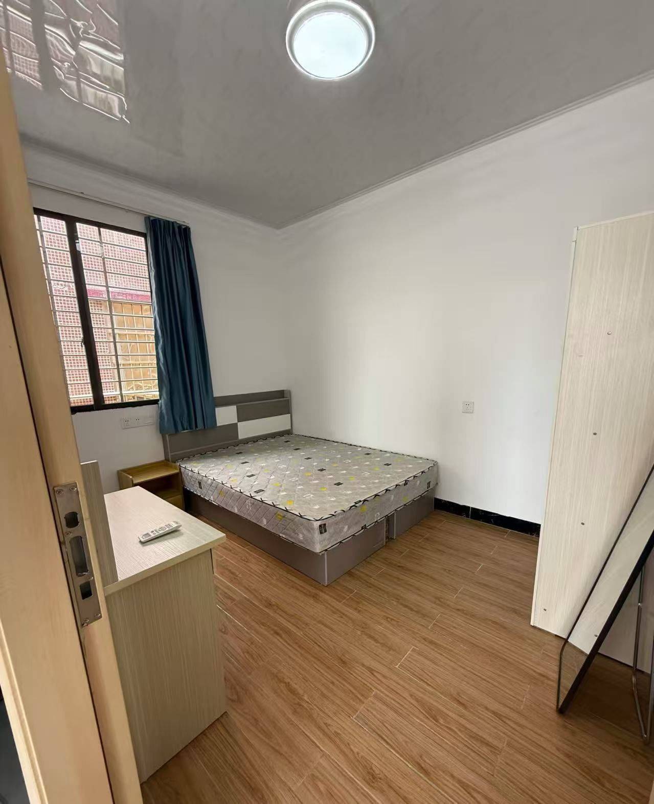 Guangzhou-Tianhe-No Gender Limit