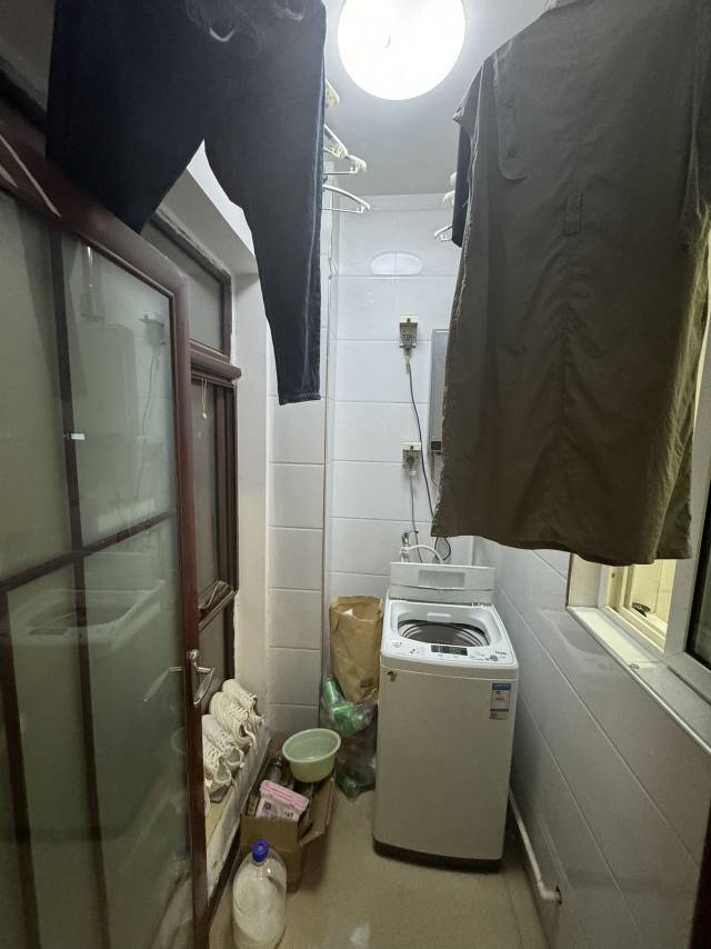 Zhengzhou-Erqi-20RMB/Night,Cozy Home,Clean&Comfy,No Gender Limit,Hustle & Bustle,“Friends”,Chilled,LGBTQ Friendly,Pet Friendly
