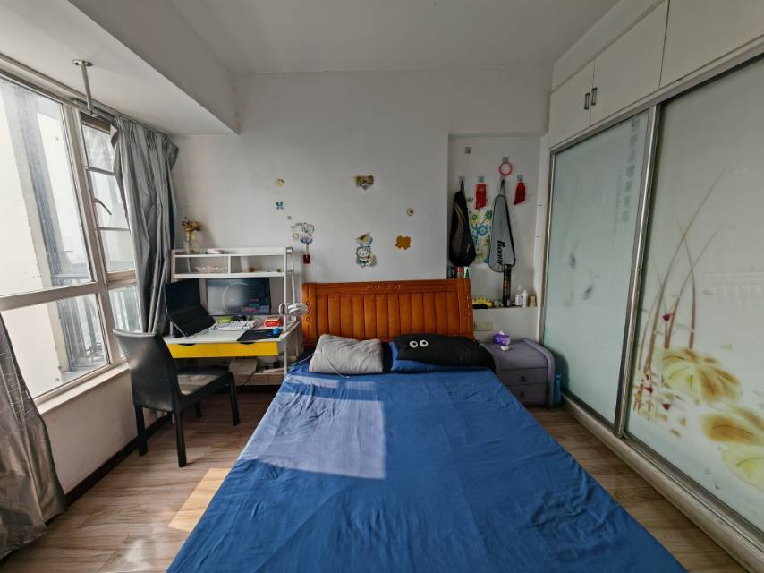 Wuhan-Hongshan-Clean&Comfy