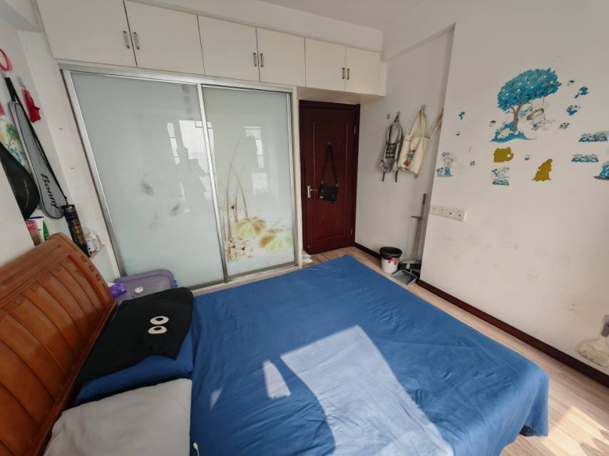 Wuhan-Hongshan-Clean&Comfy