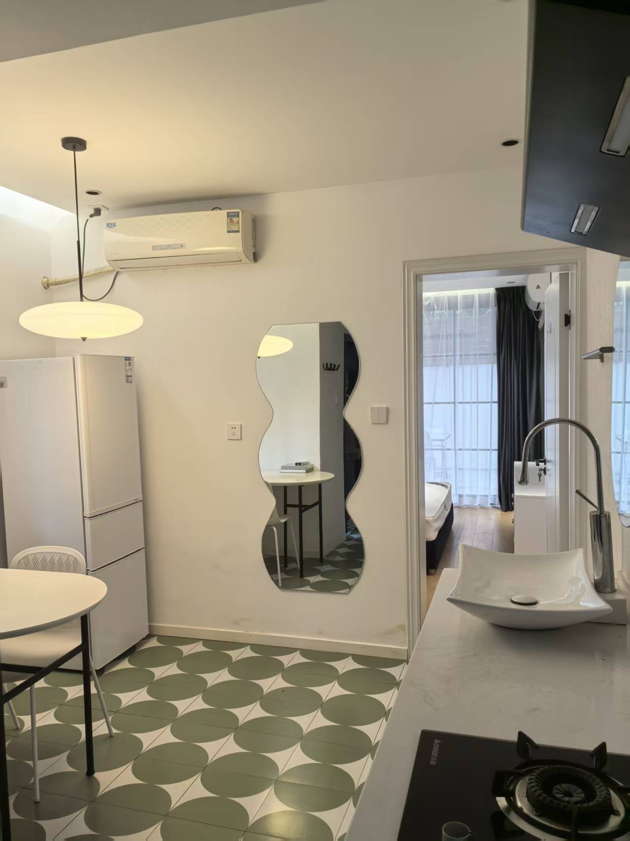 Shanghai-Pudong-Cozy Home,Clean&Comfy,No Gender Limit,Hustle & Bustle,“Friends”,Chilled,LGBTQ Friendly,Pet Friendly