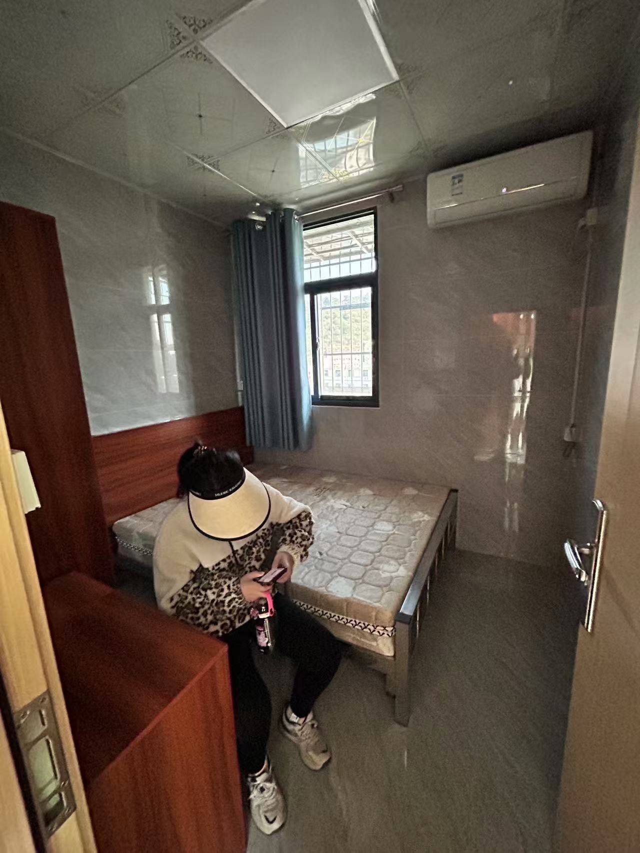 Shenzhen-BaoAn-Cozy Home,Clean&Comfy,No Gender Limit,Hustle & Bustle,Chilled