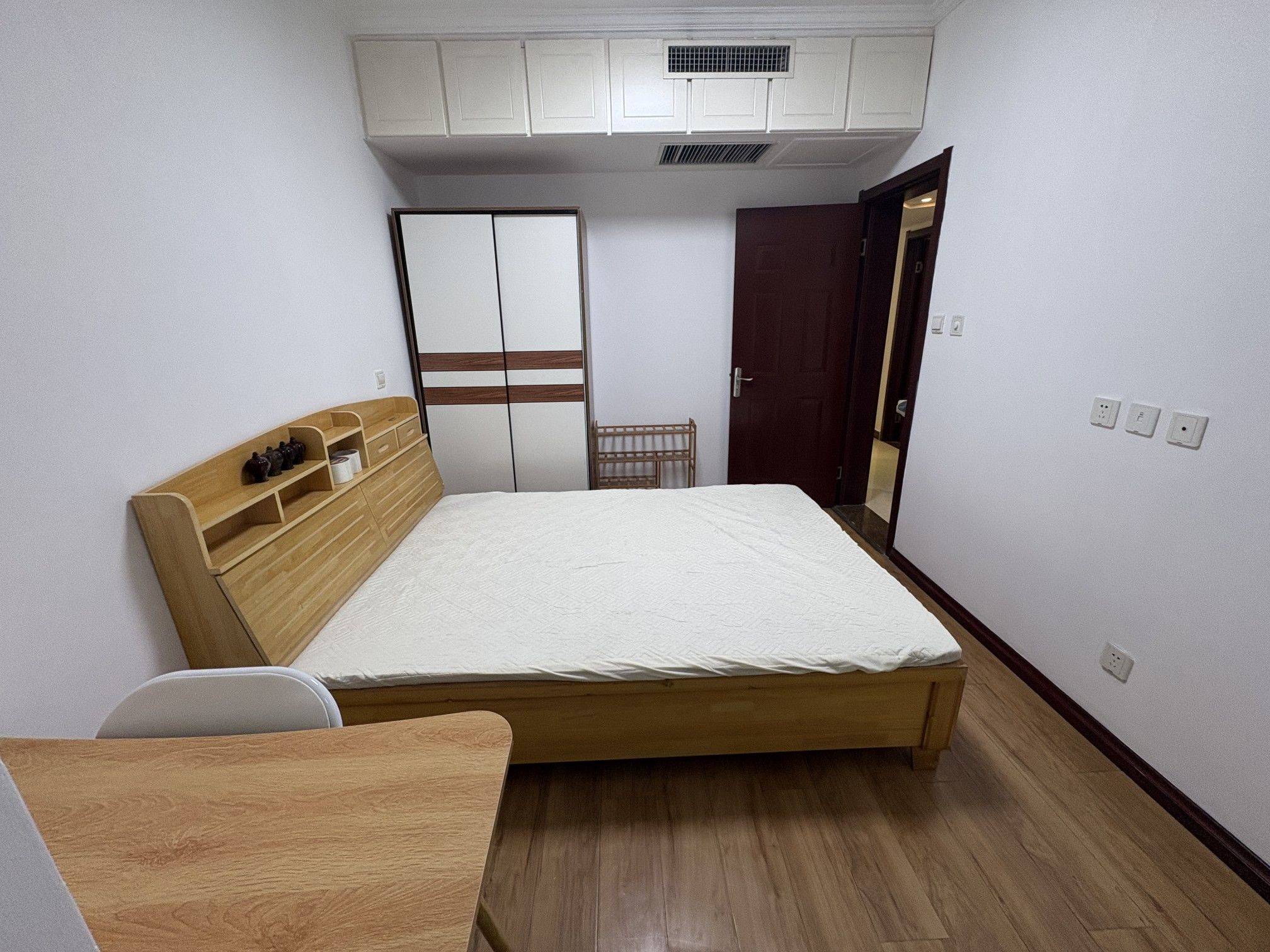 Zhengzhou-Zhongyuan-Cozy Home,Clean&Comfy,No Gender Limit,Hustle & Bustle