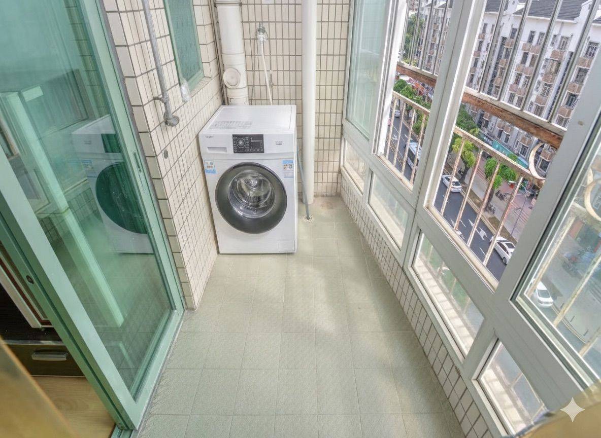 Shenzhen-Futian-Cozy Home,No Gender Limit,Hustle & Bustle