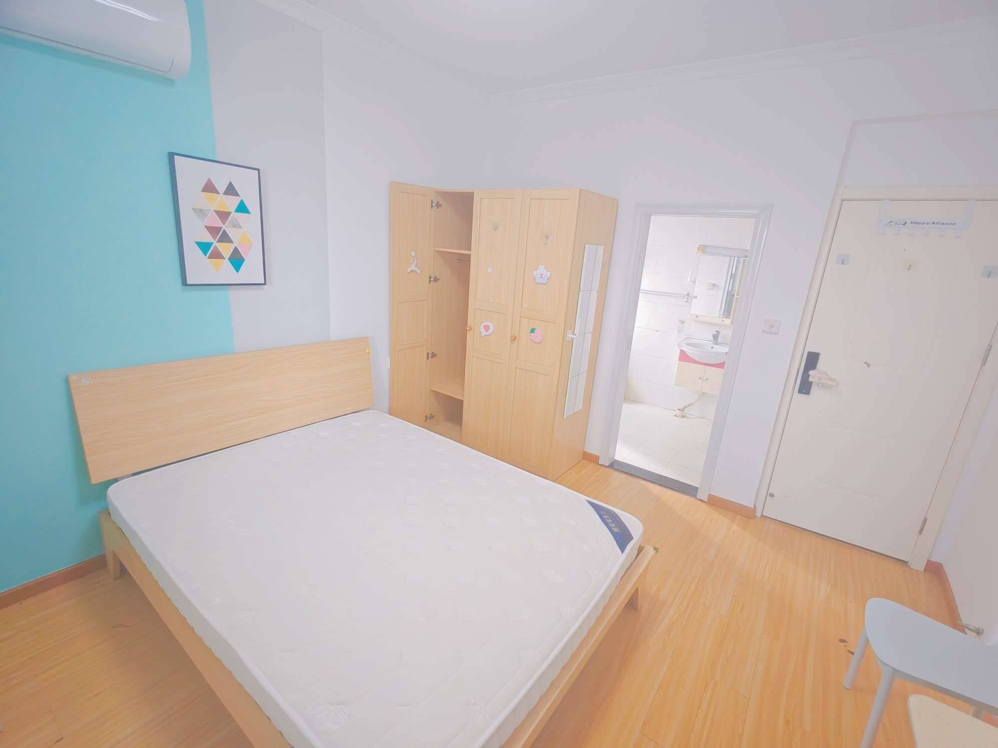 Wuhan-Wuchang-Cozy Home,Clean&Comfy,No Gender Limit,Hustle & Bustle