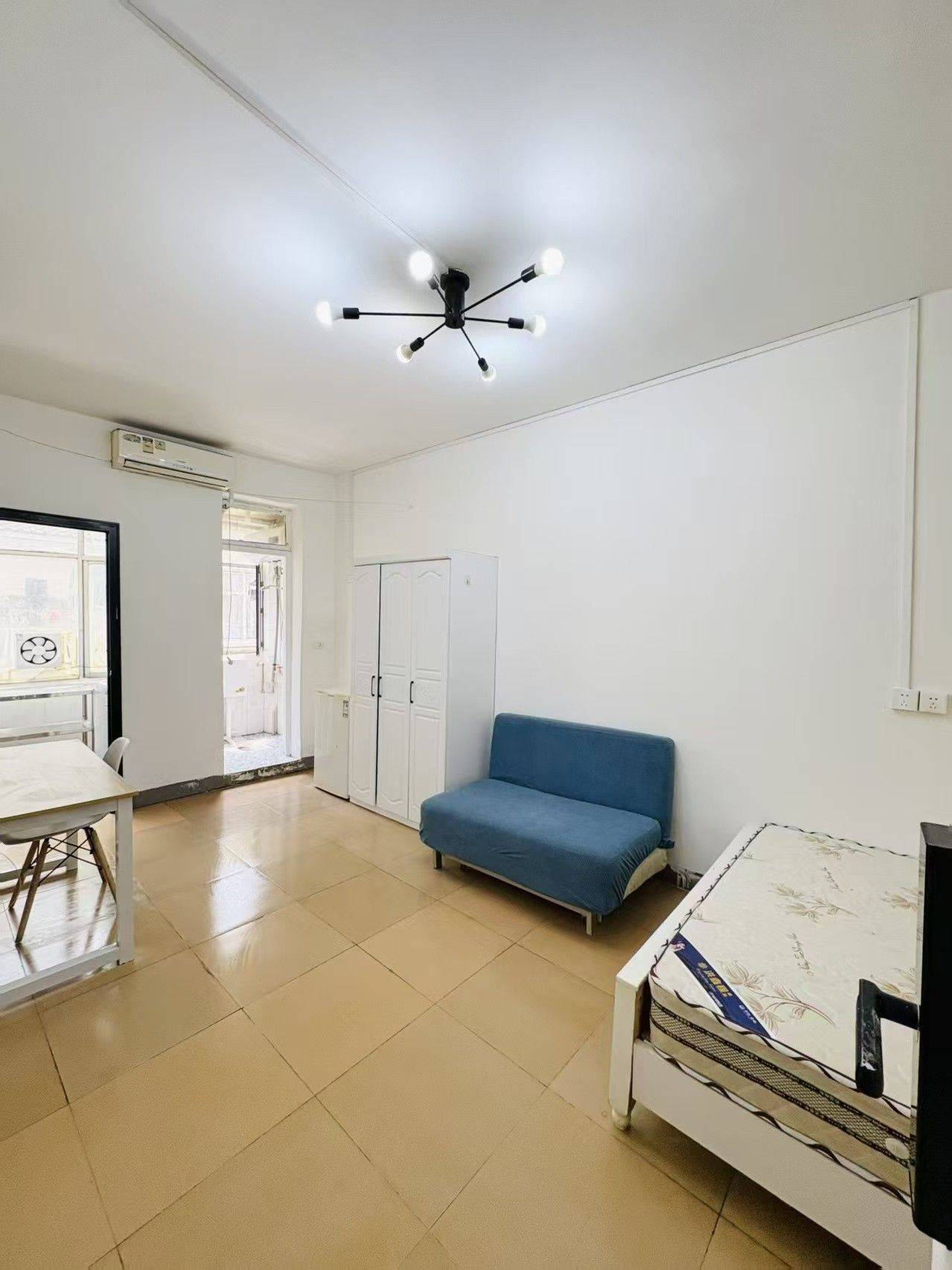 Wuhan-Jiangxia-Cozy Home,Clean&Comfy,No Gender Limit,Hustle & Bustle,“Friends”,Chilled,LGBTQ Friendly,Pet Friendly