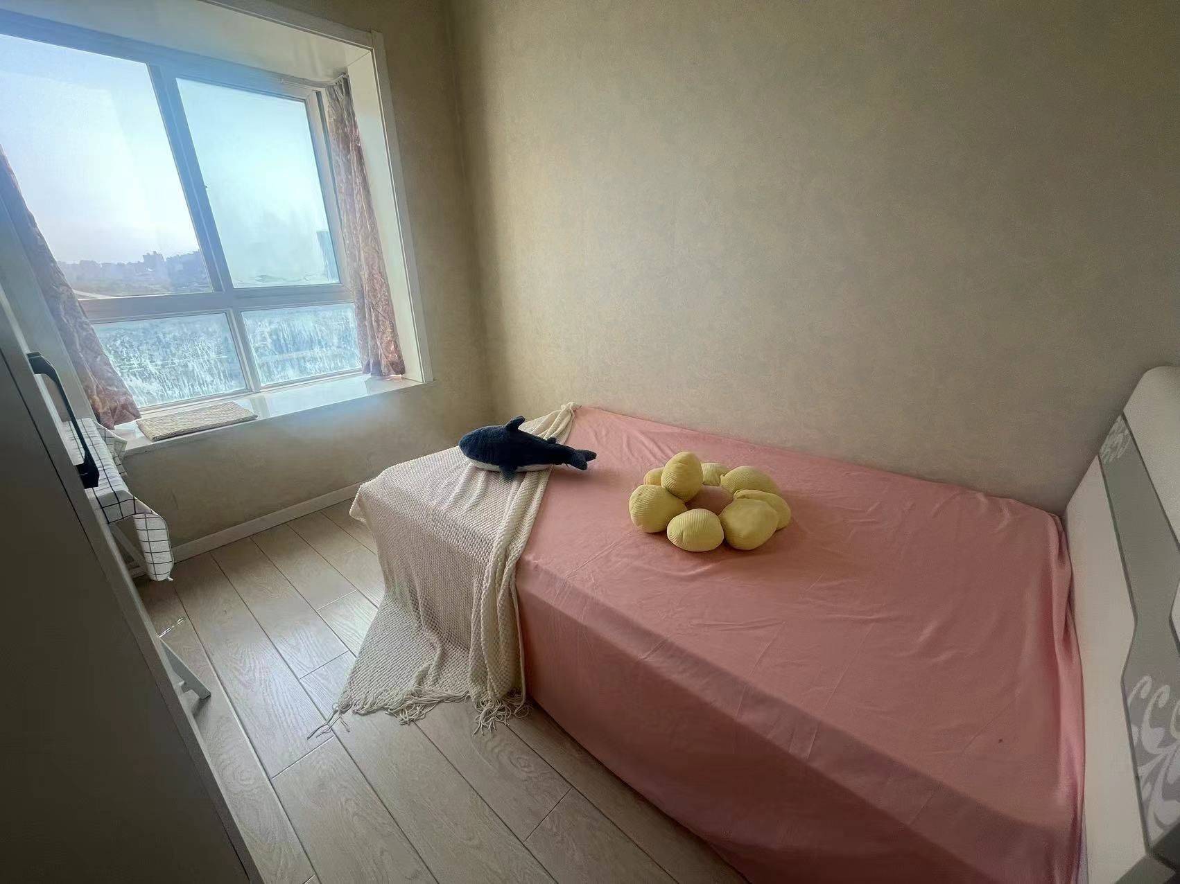 Cozy Home-Clean&Comfy-No Gender Limit-Hustle & Bustle-“Friends”-Chilled-LGBTQ Friendly-Pet Friendly