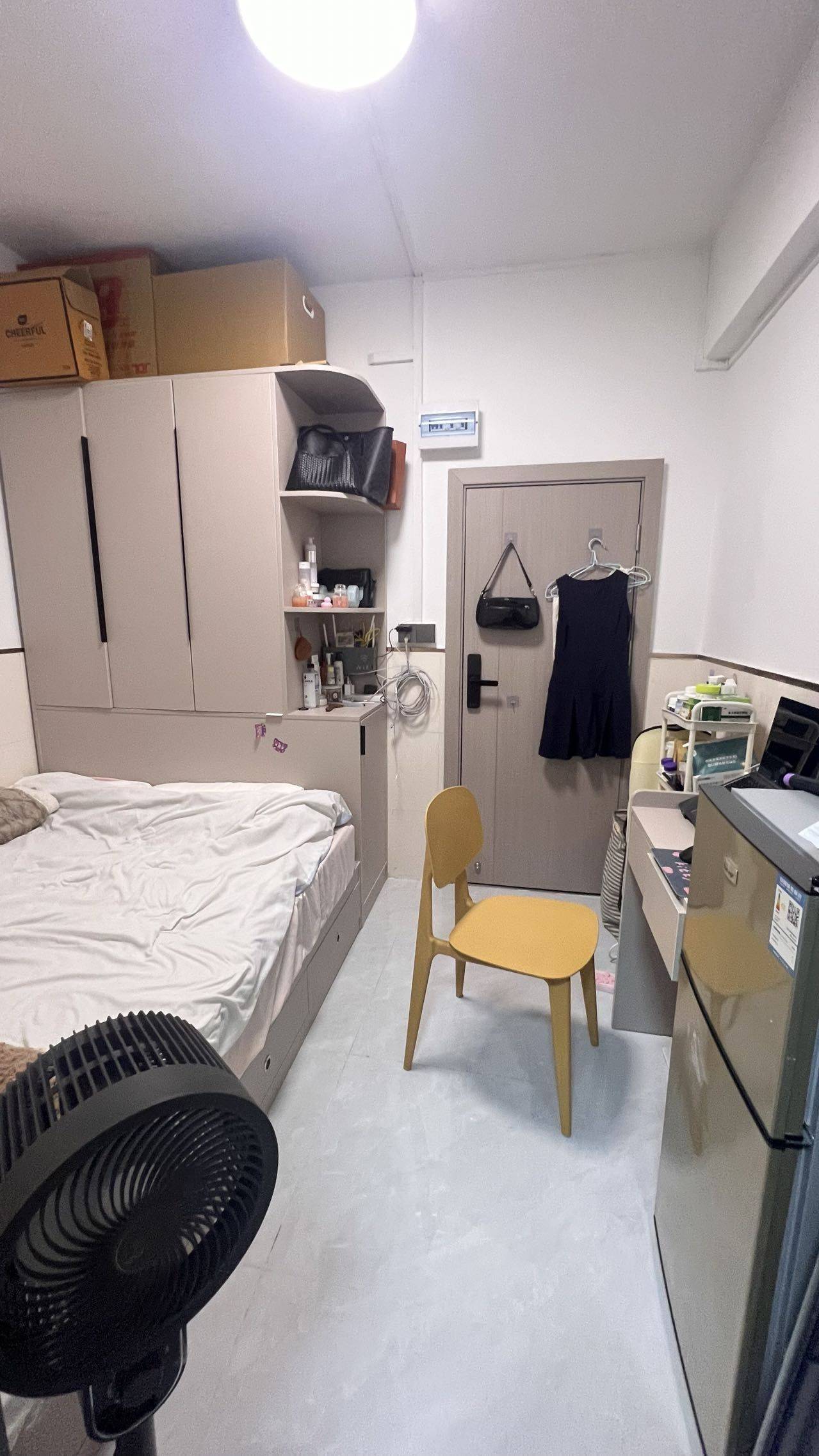 Shenzhen-Longgang-Hustle & Bustle