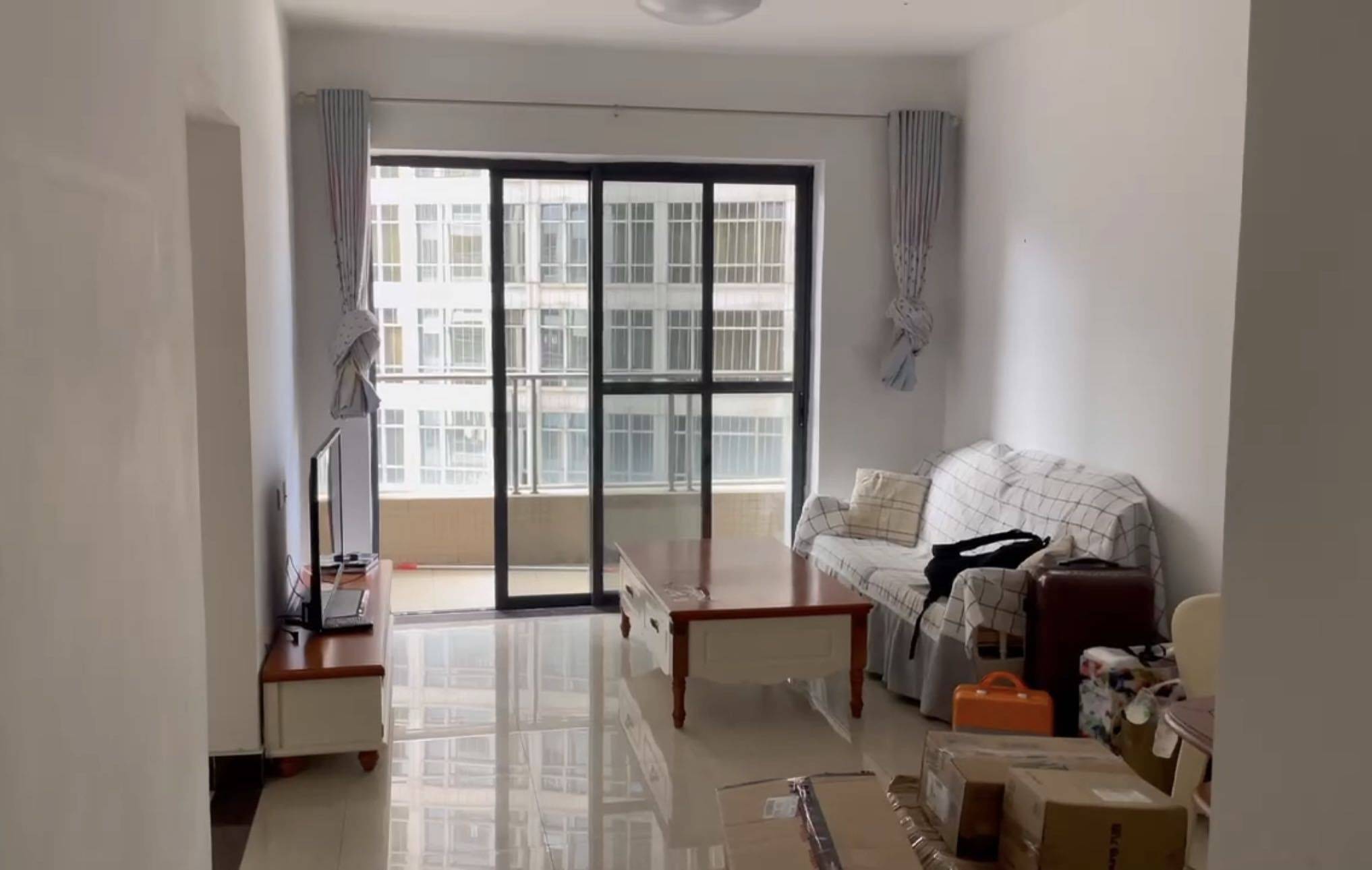 Guangzhou-Tianhe-No Gender Limit