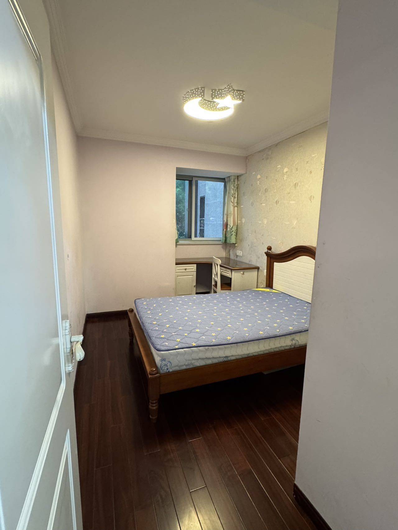 Shanghai-Pudong-Clean&Comfy,Chilled