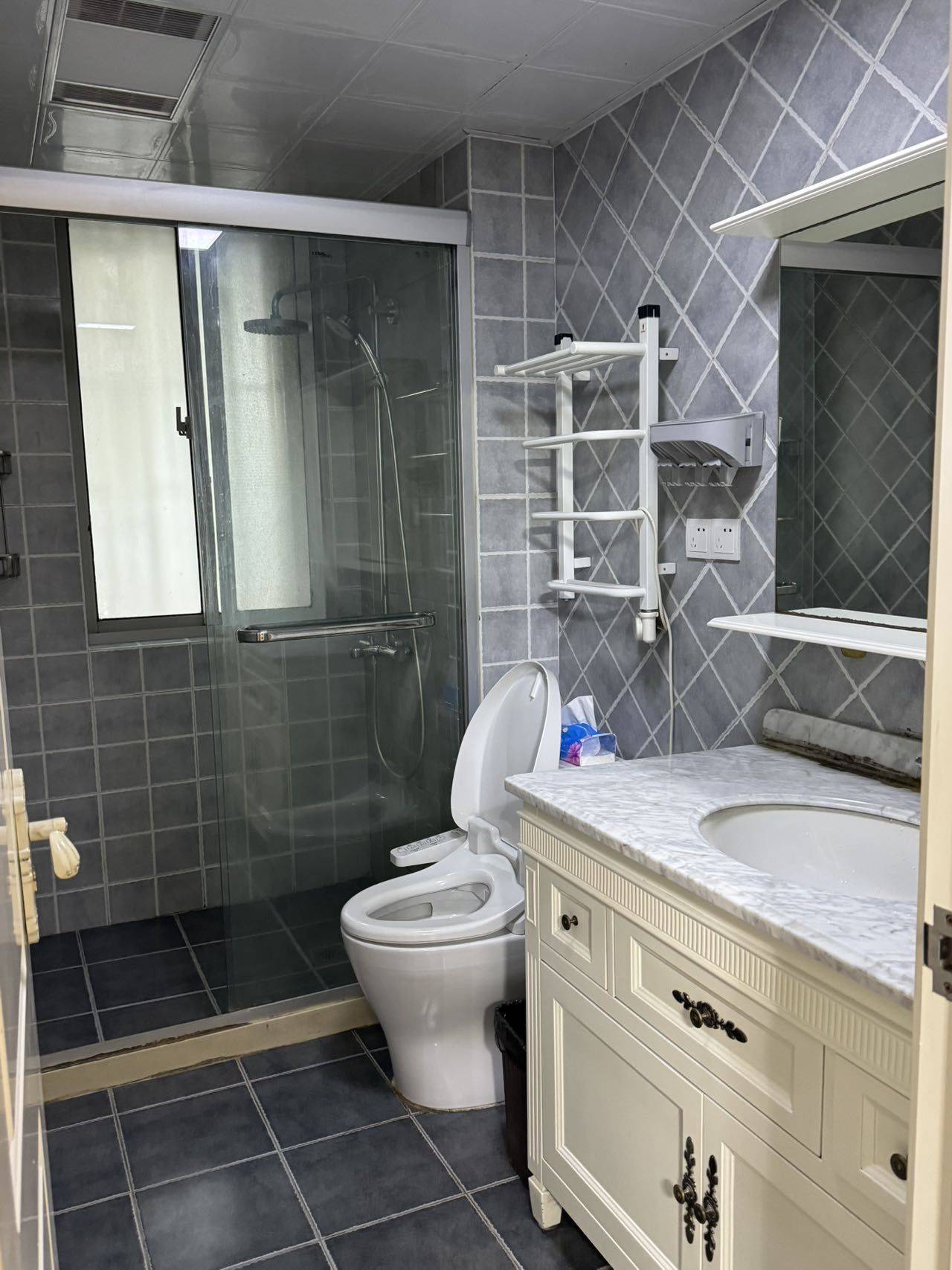 Shanghai-Pudong-Clean&Comfy,Chilled