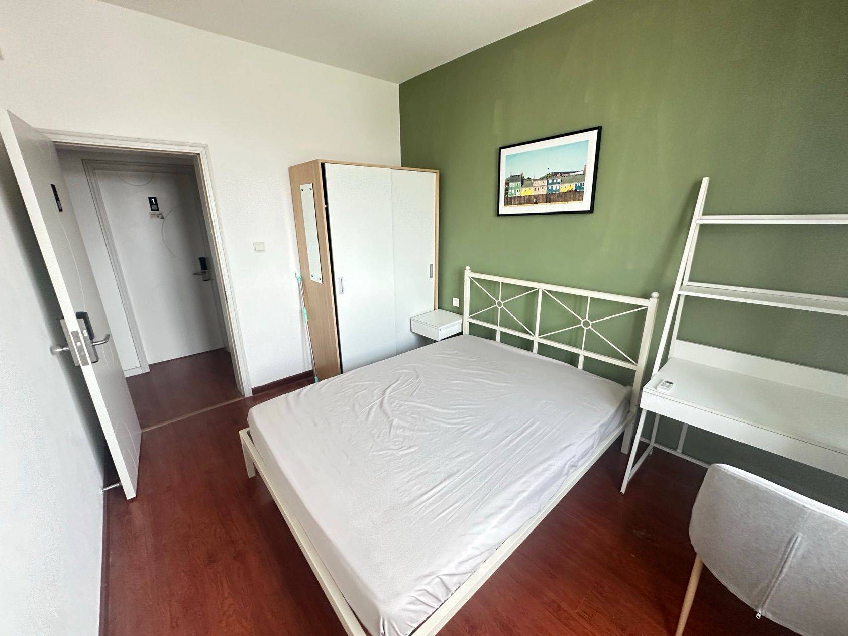 武汉-洪山-1RMB/晚,毕业季,地铁口,开学季,宠物友好,LGBTQ友好,温馨小窝,干净治愈,不限性别,市井烟火气,老友记,慢时光