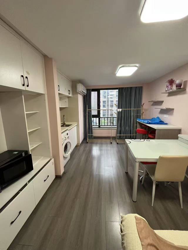 Nanjing-Jiangning-Cozy Home,Clean&Comfy,No Gender Limit,Hustle & Bustle,“Friends”,Chilled,Pet Friendly