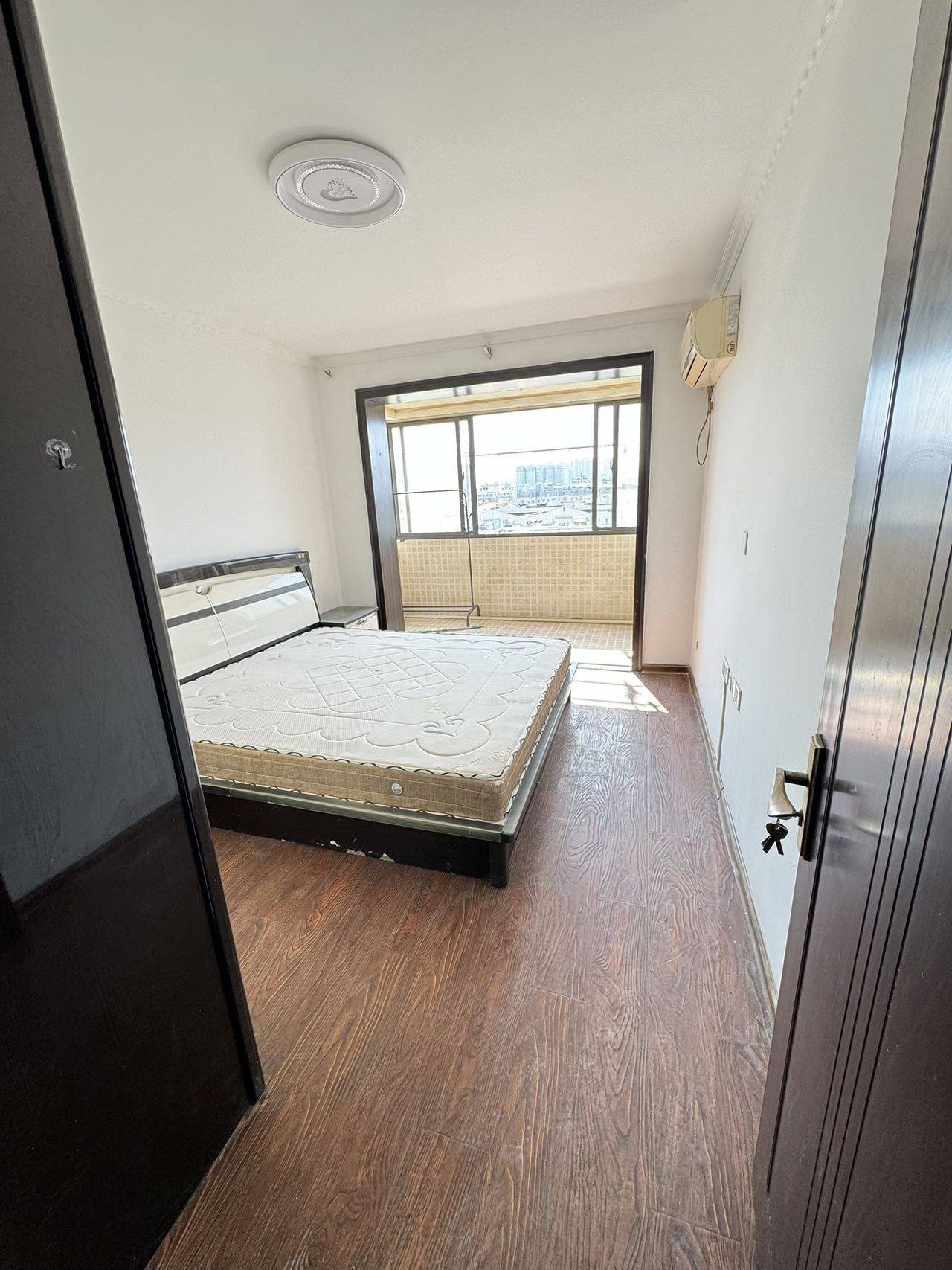 Nanjing-Jianye-Cozy Home,Clean&Comfy,No Gender Limit,Hustle & Bustle,“Friends”,Chilled,LGBTQ Friendly,Pet Friendly