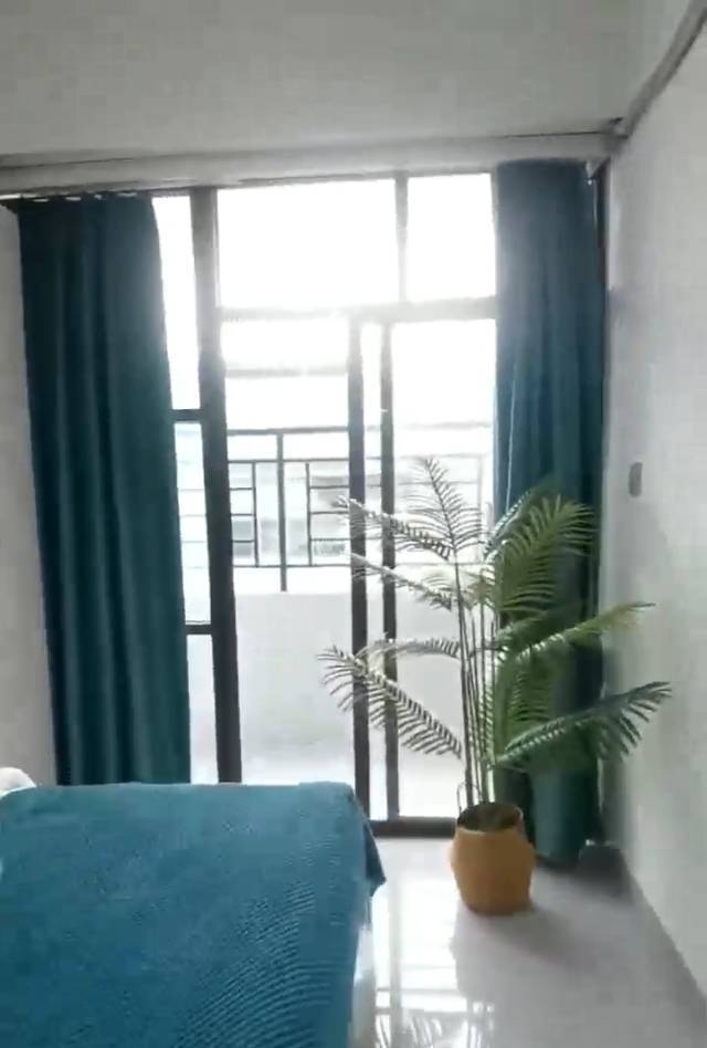 Shenzhen-Longgang-Cozy Home,Clean&Comfy,No Gender Limit,Hustle & Bustle,“Friends”,Chilled,LGBTQ Friendly,Pet Friendly