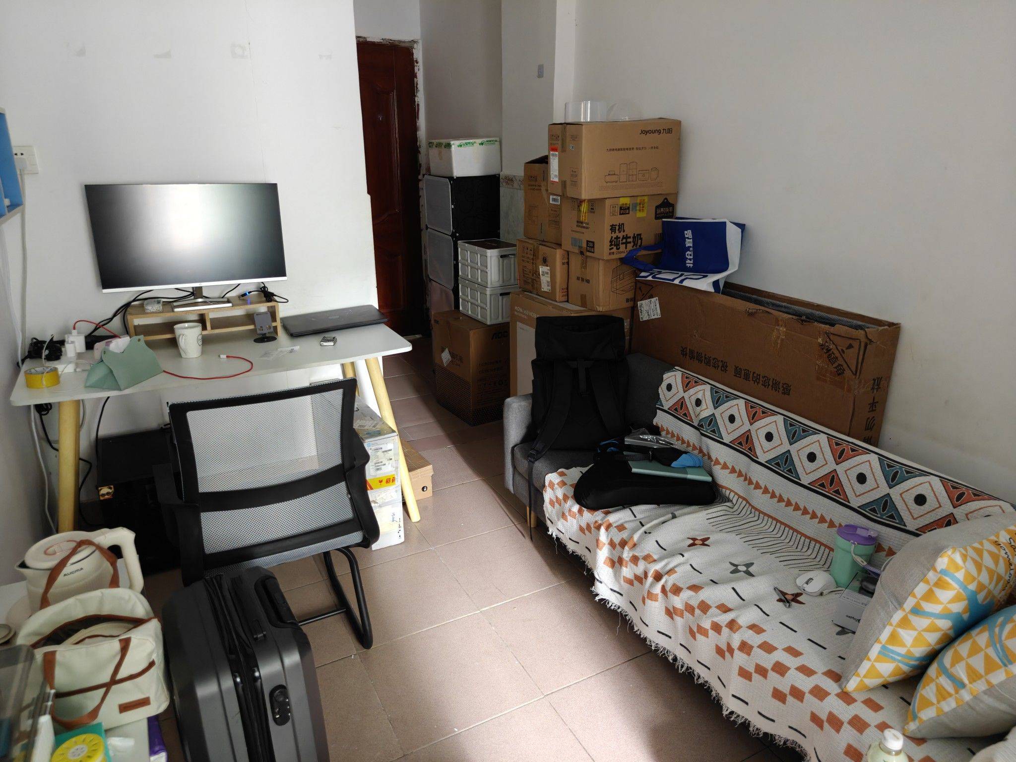 Shenzhen-Longhua-Clean&Comfy