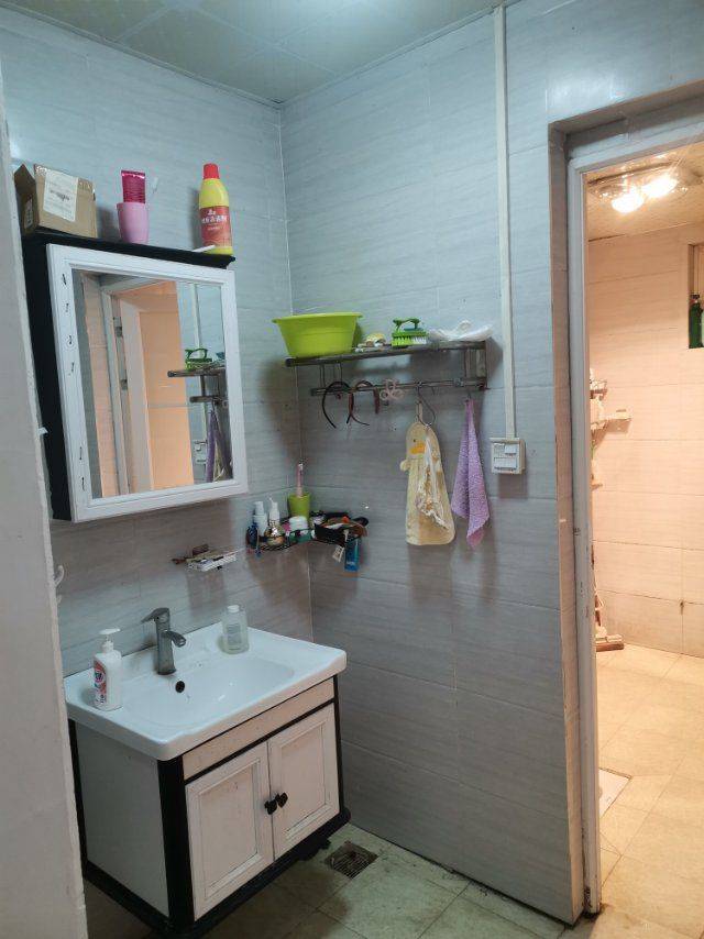 Chengdu-Shuangliu-Cozy Home,Clean&Comfy,No Gender Limit,Hustle & Bustle