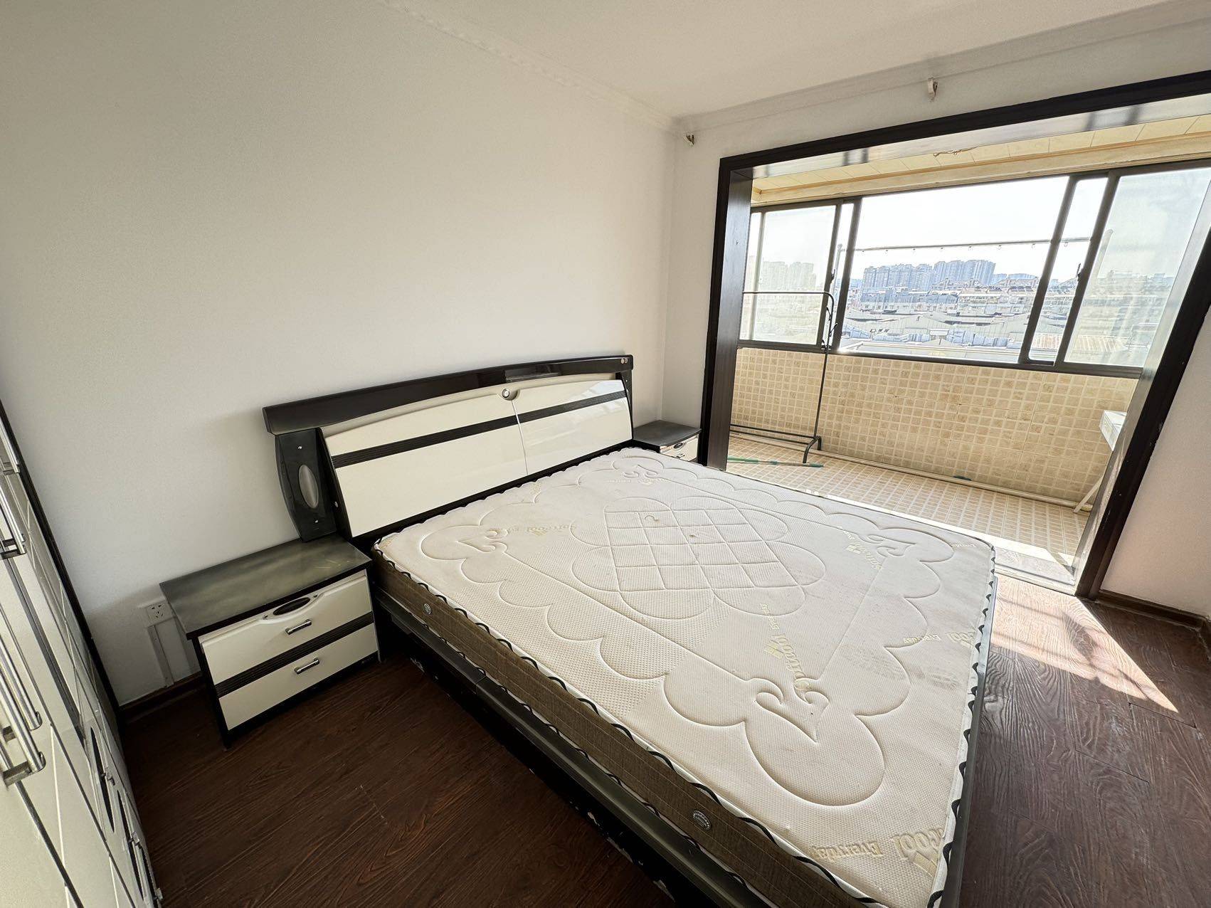 Nanjing-Jianye-Cozy Home,Clean&Comfy,No Gender Limit,Hustle & Bustle,“Friends”,Chilled,LGBTQ Friendly,Pet Friendly