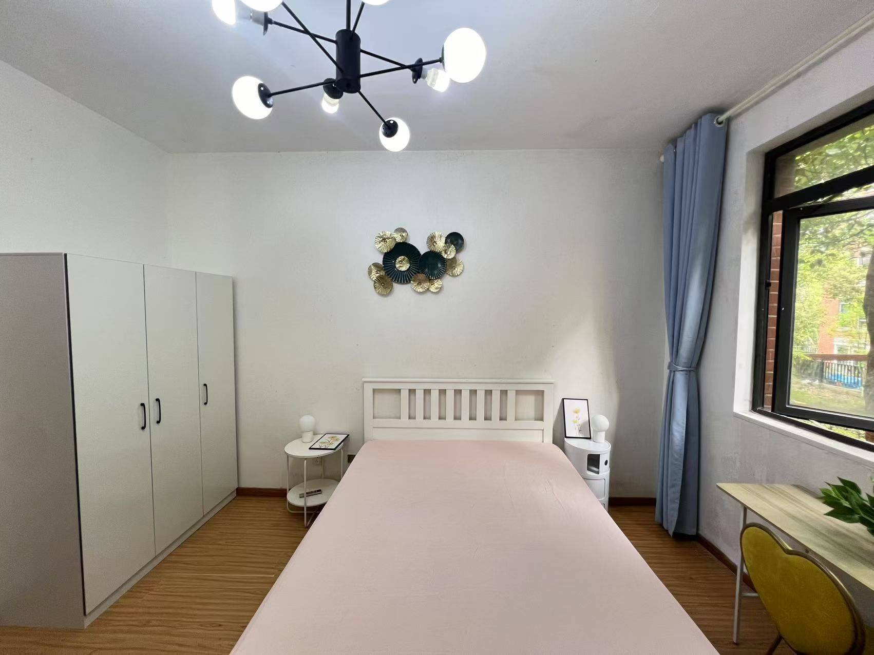 南京-棲霞-紫东创意园,九霄梦天地商场,全女生室友,超大次卧,二号线仙鹤门地铁口,仙林大学城