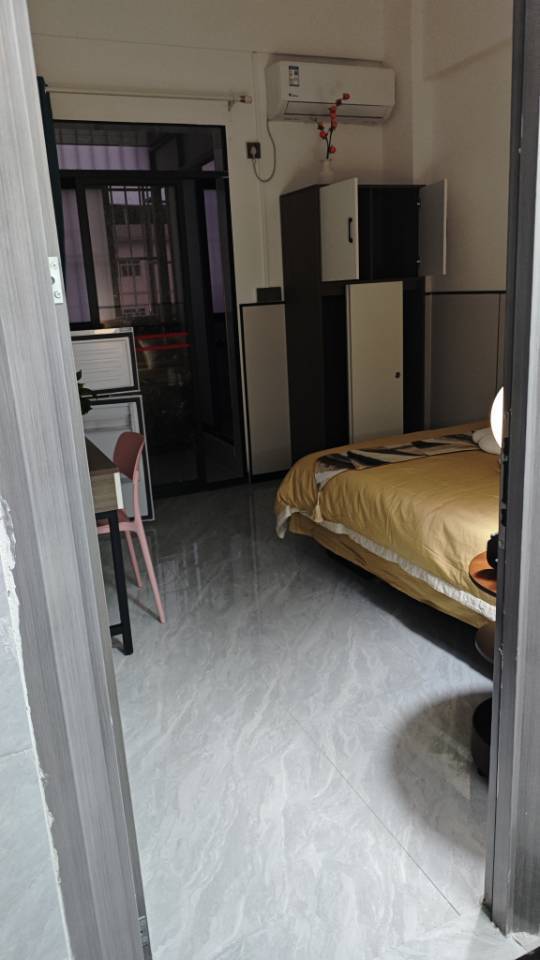 Shenzhen-Longgang-Cozy Home,Clean&Comfy,No Gender Limit,Hustle & Bustle