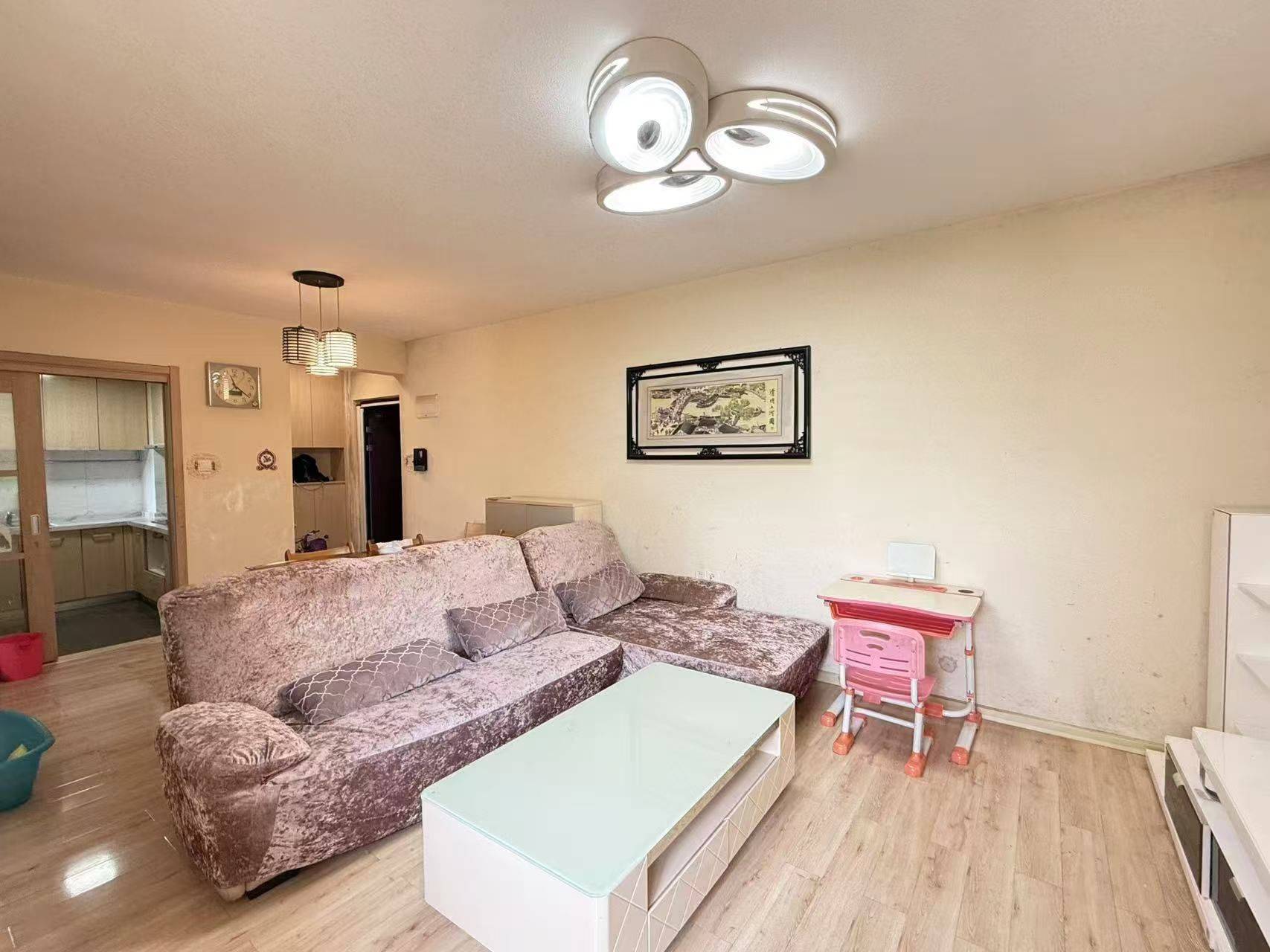 Wuhan-Hongshan-Cozy Home,Clean&Comfy,Hustle & Bustle