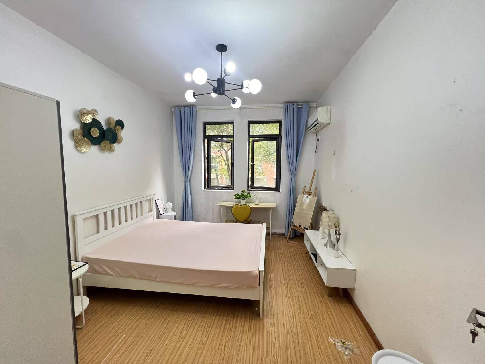 南京-棲霞-紫东创意园,九霄梦天地商场,全女生室友,超大次卧,二号线仙鹤门地铁口,仙林大学城