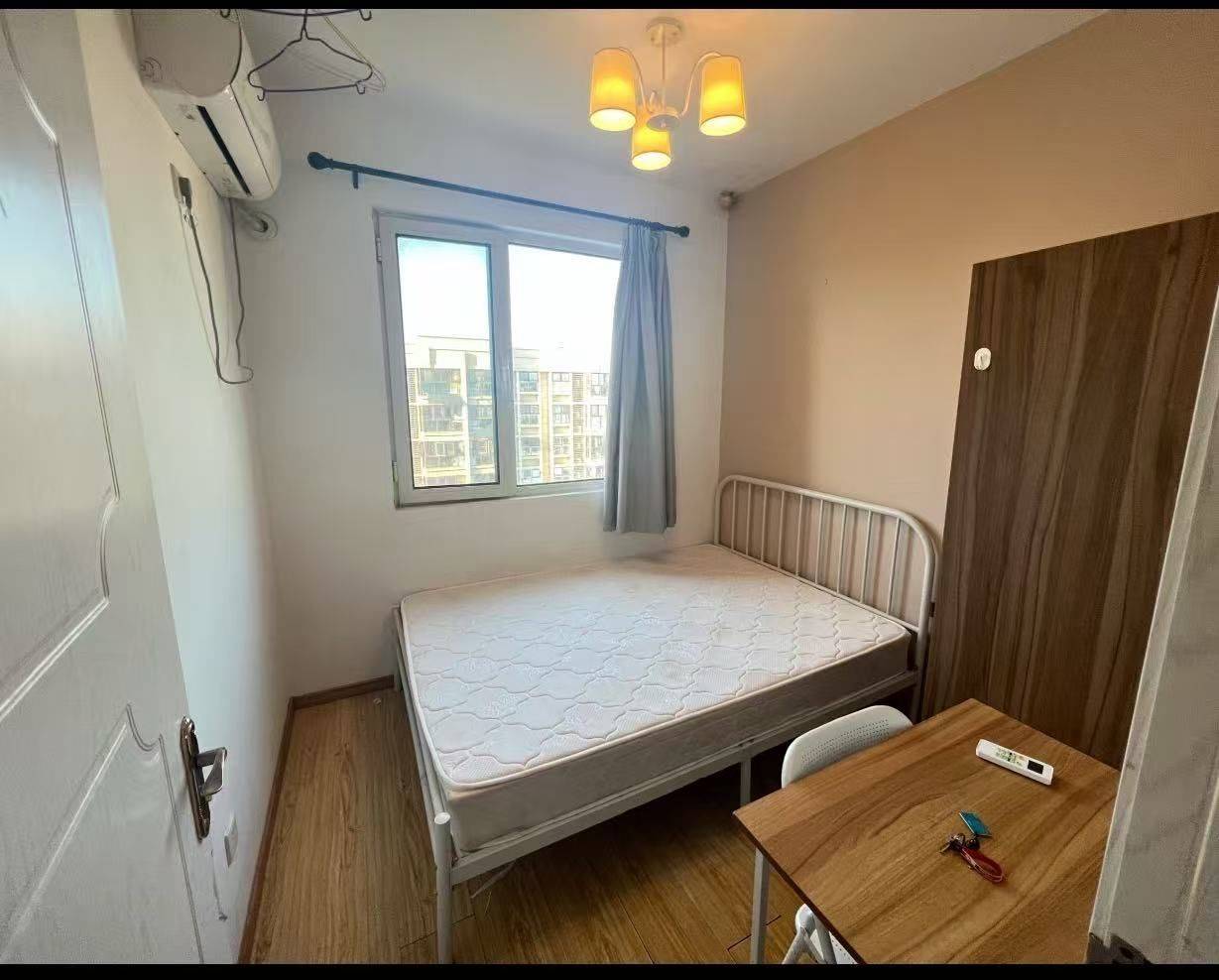 Nanjing-Qixia-Hustle & Bustle