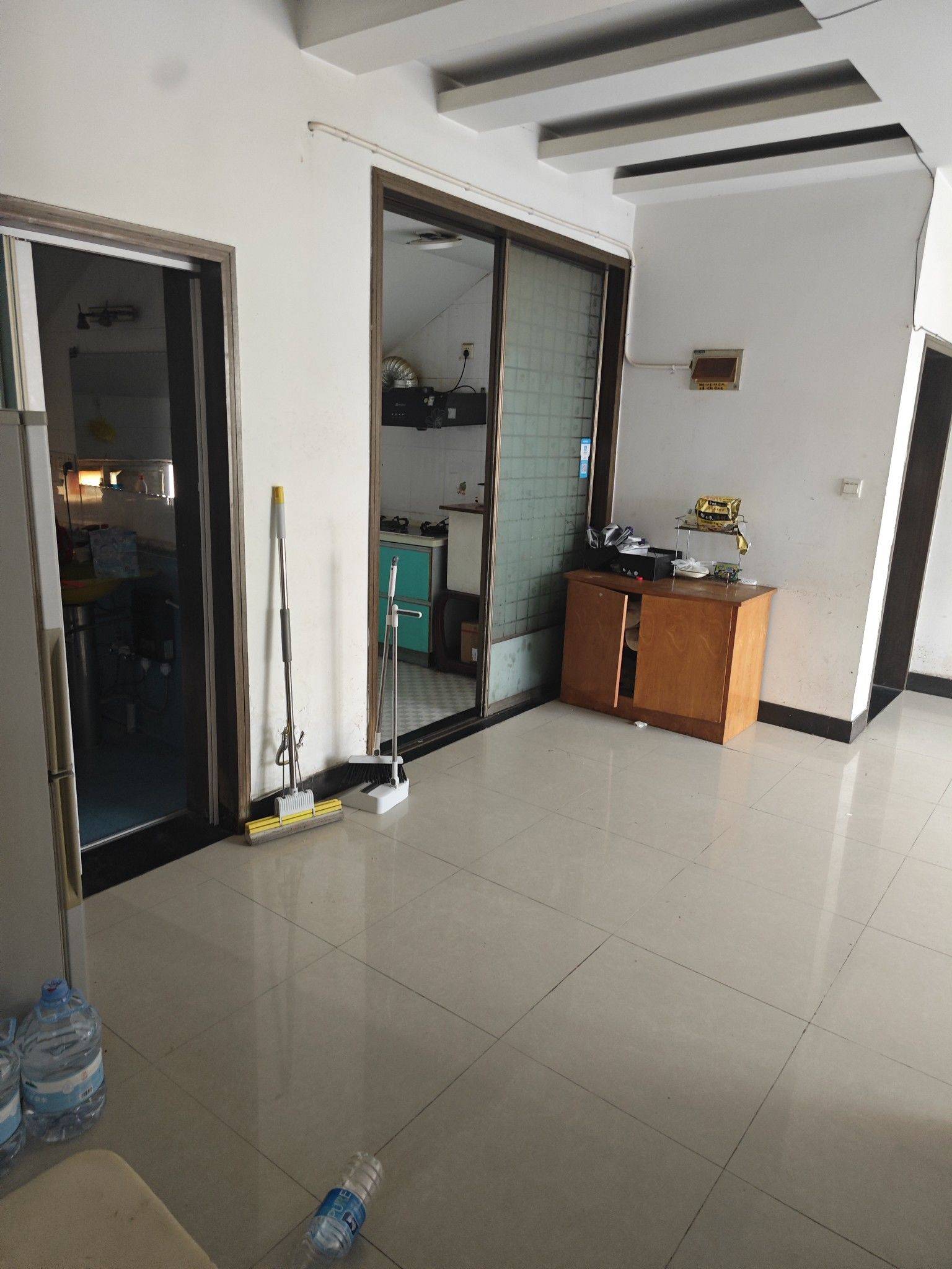 Nanjing-Qixia-Hustle & Bustle