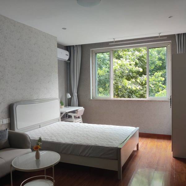 Cozy Home-Clean&Comfy-No Gender Limit-Hustle & Bustle-“Friends”-Chilled-Pet Friendly