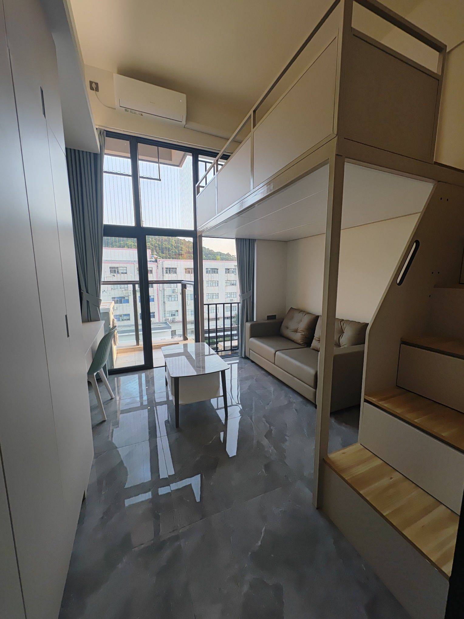 Shenzhen-BaoAn-Cozy Home,Clean&Comfy,No Gender Limit,Hustle & Bustle,“Friends”,Chilled,LGBTQ Friendly,Pet Friendly