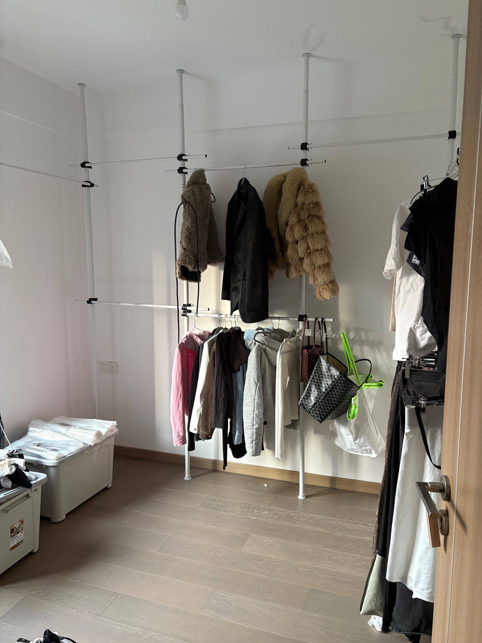 人狠话不多整租房源3