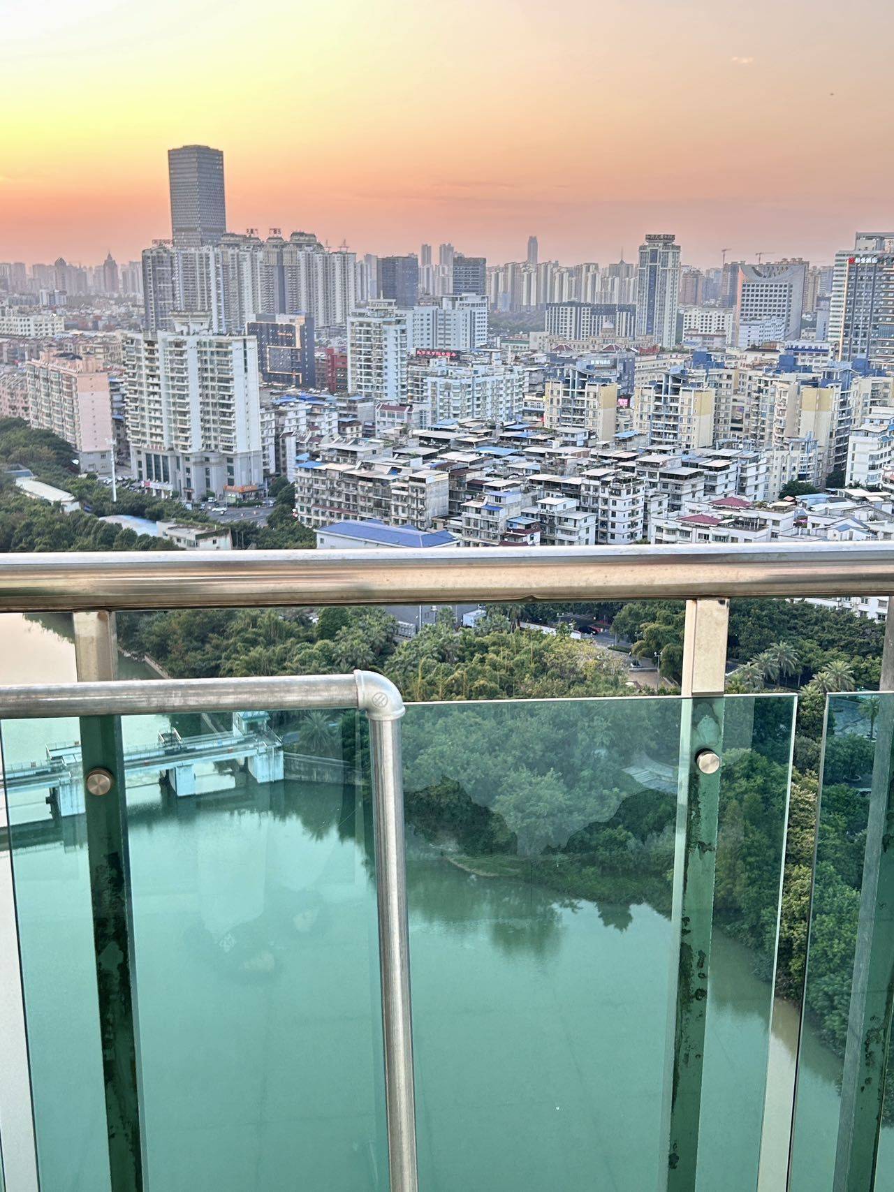 青秀区 百色大厦