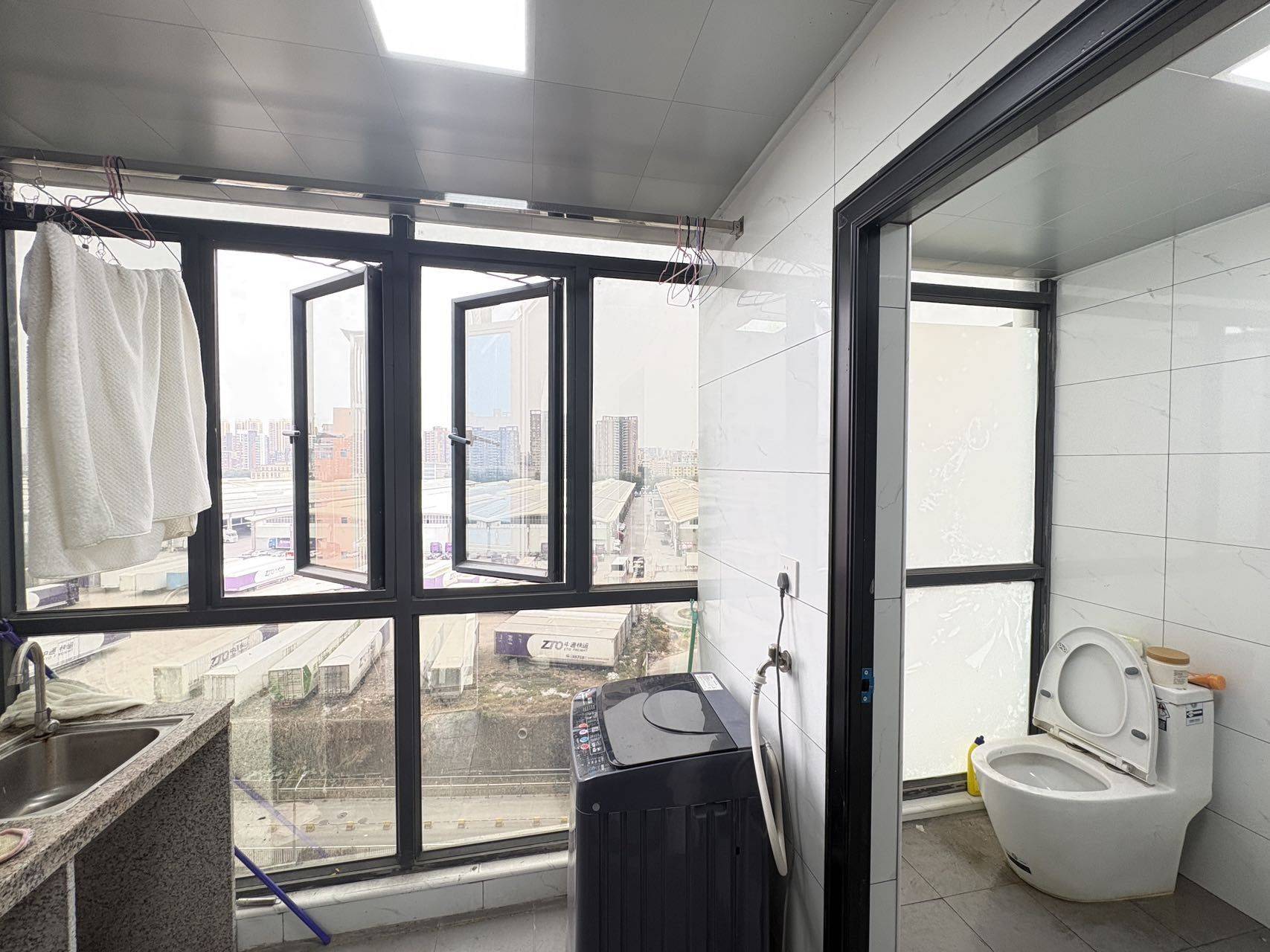 Dalingshan 荣达楼