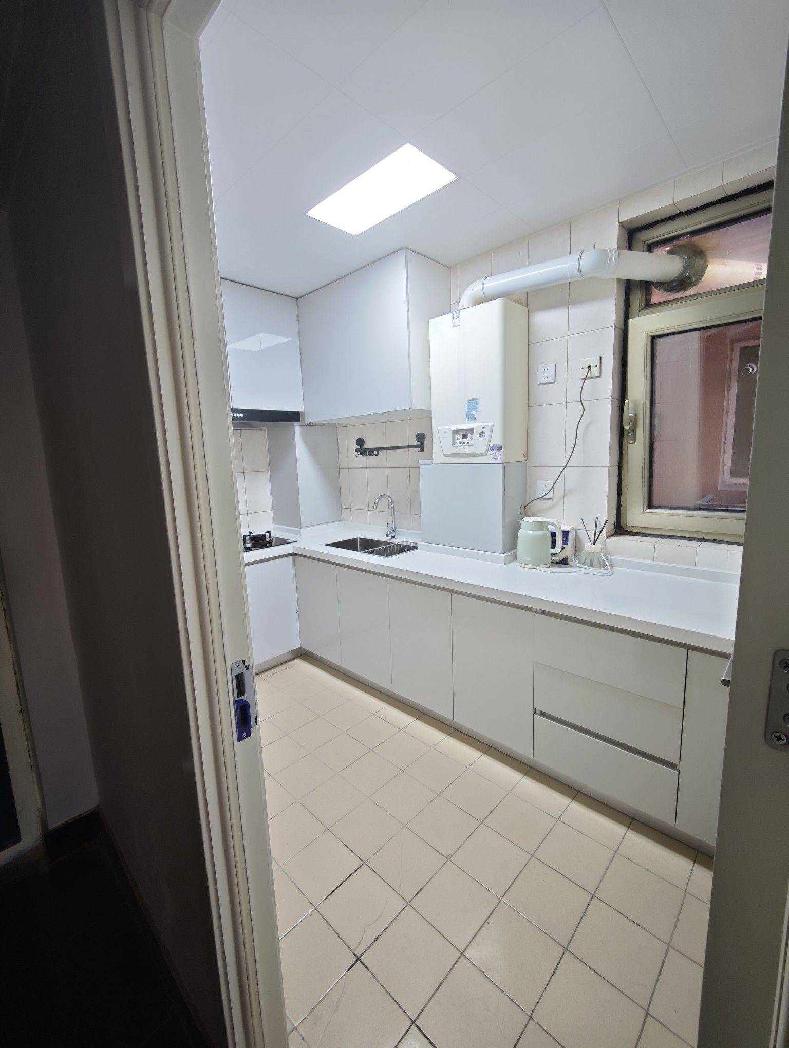 骑车戴头盔整租房源2