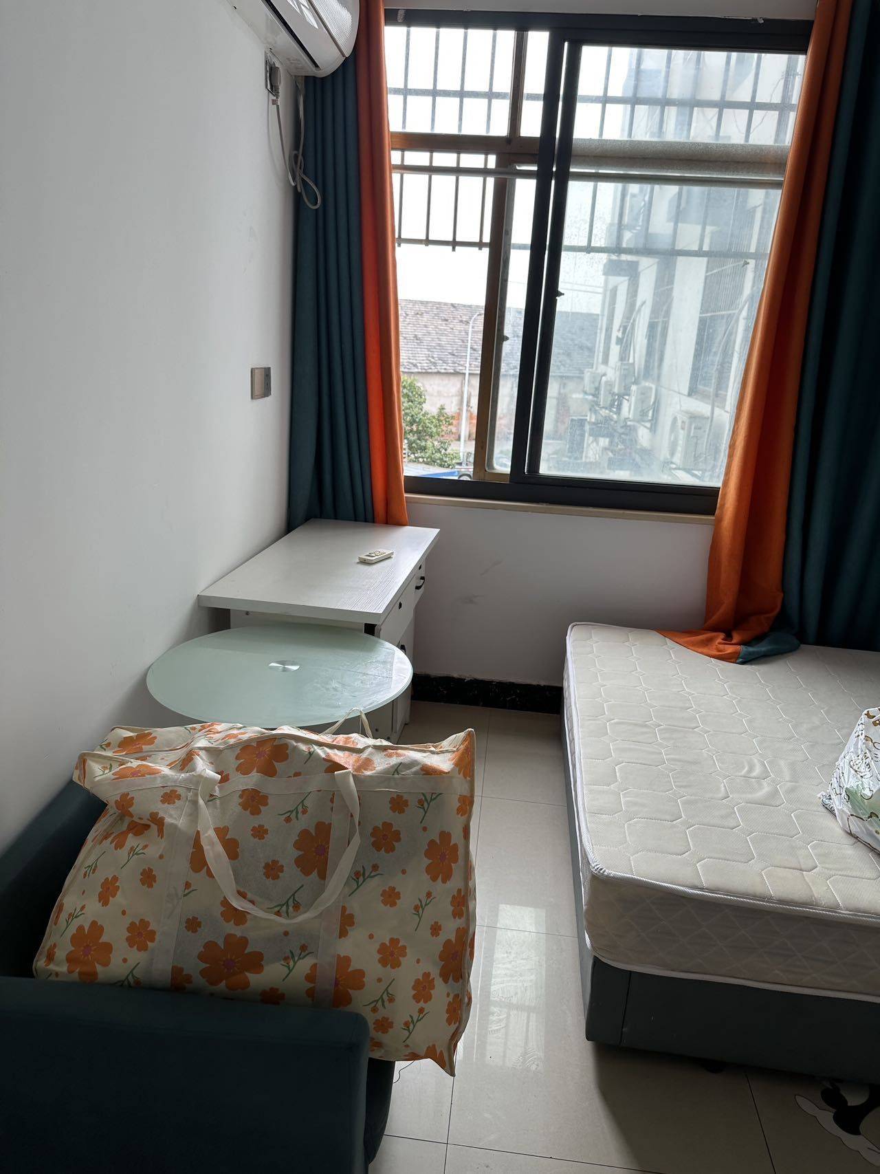 Jiangbei 日湖青年公寓