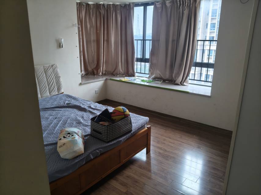 Hunagjiang 碧桂园翡翠山一期-5栋