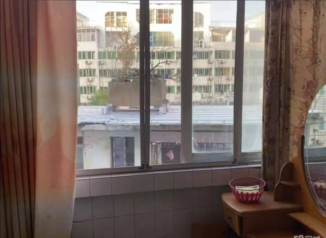 东湖区 保赤仓居民小区(民德路南)-1号楼