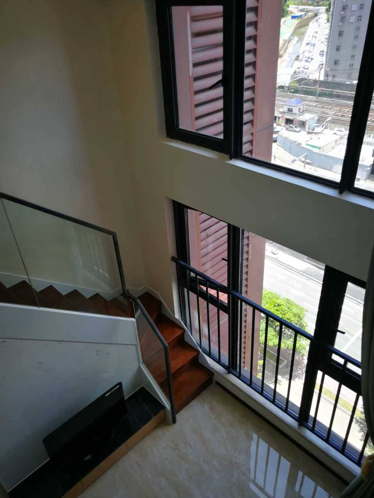 龙华 新彩苑花园-A座